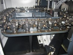 【Sold out】立形マシニングセンター(HSK63)/ マキノ / V-33 / 2005年の写真05 【Sold out】立形マシニングセンター(HSK63)/ マキノ / V-33 / 2005年の写真05