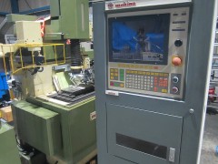 【Sold out】放電加工機 / マキノ / EDNC32 / 1986年の写真03 【Sold out】放電加工機 / マキノ / EDNC32 / 1986年の写真03