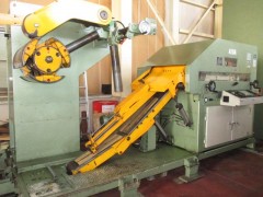 【中古機械】200Tメカプレス/NC1-2000(1NL)E/アイダ/2004の写真03 【中古機械】200Tメカプレス/NC1-2000(1NL)E/アイダ/2004の写真03