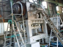 【中古機械】100Tonプレス/IST 100W/伊藤工業/1997年製の写真06 【中古機械】100Tonプレス/IST 100W/伊藤工業/1997年製の写真06