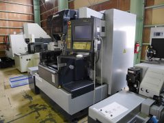 【中古機械】ワイヤー放電加工機/ソディック/AQ325L/2002の写真06 【中古機械】ワイヤー放電加工機/ソディック/AQ325L/2002の写真06
