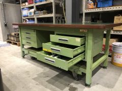 【中古設備案内】サカエ製 重量作業台 ペダル昇降移動式の写真03 【中古設備案内】サカエ製 重量作業台 ペダル昇降移動式の写真03