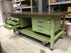 【中古設備案内】サカエ製 重量作業台 ペダル昇降移動式の写真04 【中古設備案内】サカエ製 重量作業台 ペダル昇降移動式の写真04