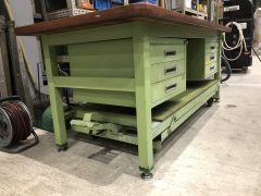 【中古設備案内】サカエ製 重量作業台 ペダル昇降移動式の写真06 【中古設備案内】サカエ製 重量作業台 ペダル昇降移動式の写真06