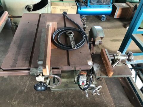 【中古木工機械】傾斜盤（ホゾ取りテーブル付）／永和／AUS型の写真04